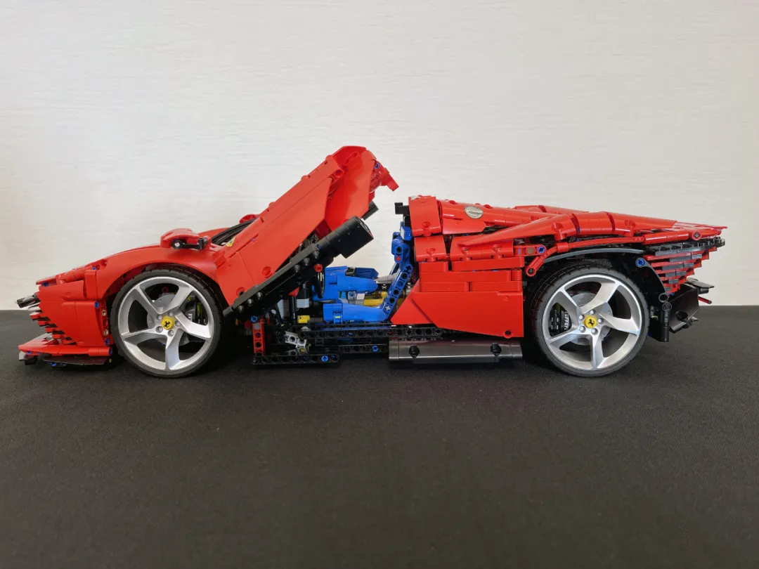 42143 Ferrari Daytona SP3 Building blocks Technic Racing car buiding toy for girls and boys gift