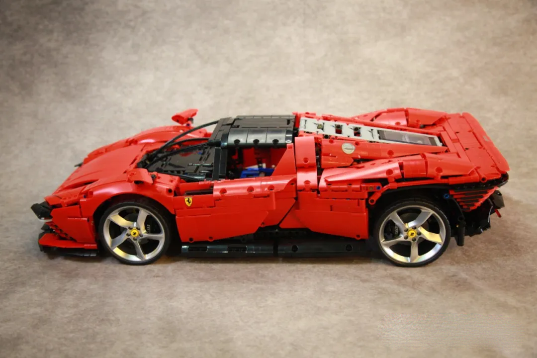 42143 Ferrari Daytona SP3 Building blocks Technic Racing car buiding toy for girls and boys gift